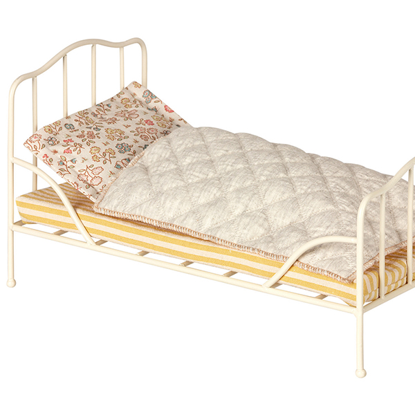 ヴィンテージ・ベッド