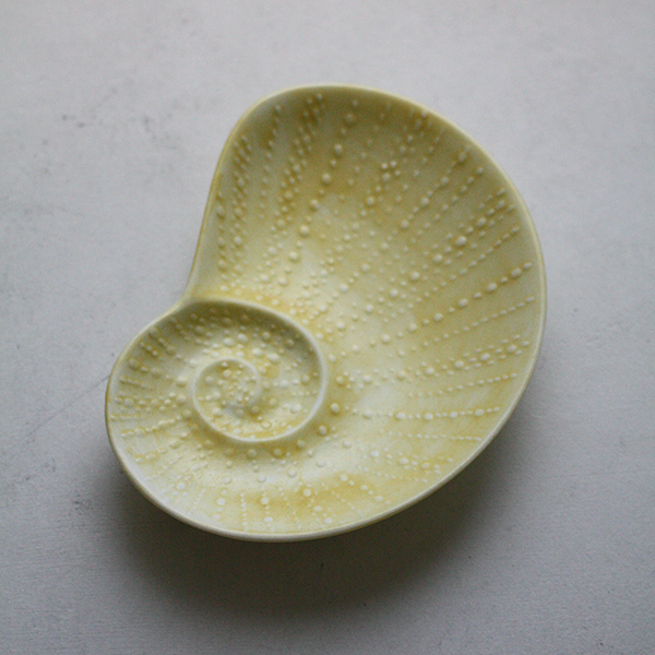 シェルプレート【アオイ】イエローのイメージ画像