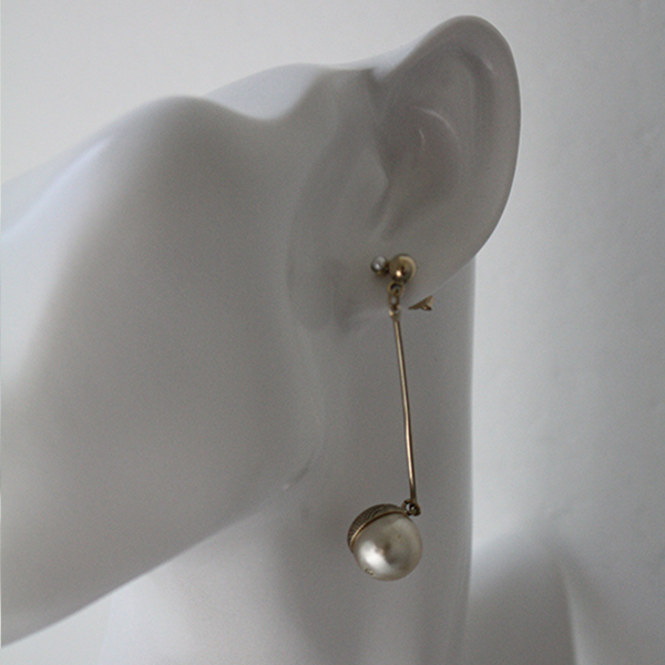 ヴィンテージガラスパールアシンメトリピアス イメージ画像1