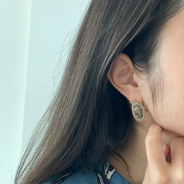 デイジーヴィンテージガラスピアス