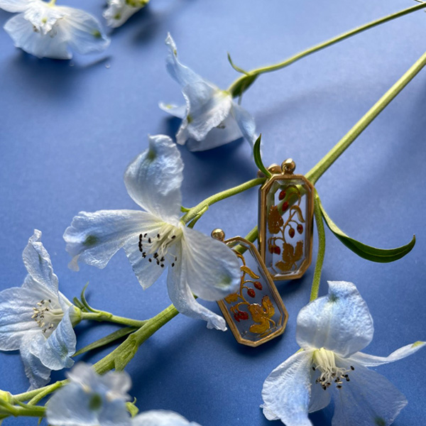 ストロベリーヴィンテージガラスピアス