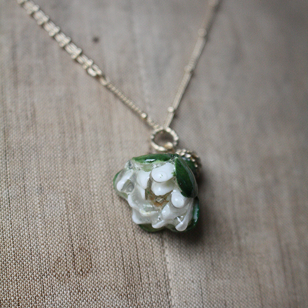 スズランヴィンテージセラミックネックレス イメージ画像1