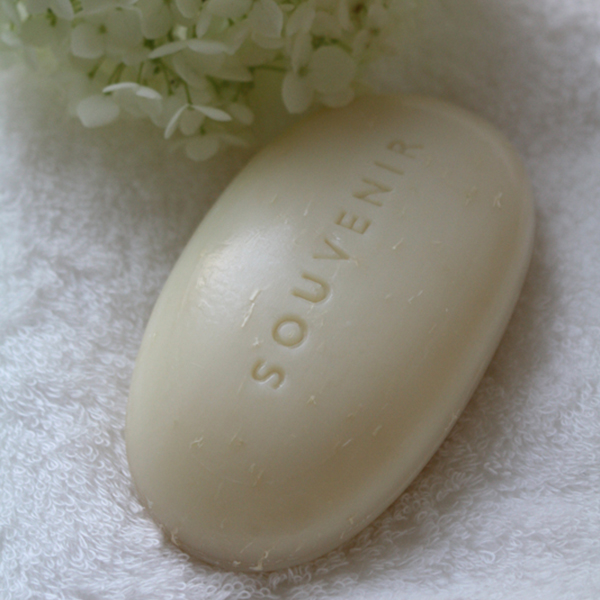 ナチュラル・モイスチュアライジング・ソープ　サンダルウッド　