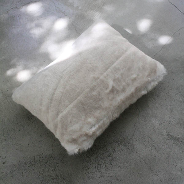 フェイクファーピロークッション イメージ画像1