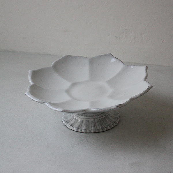 ロータス　足付きプレート