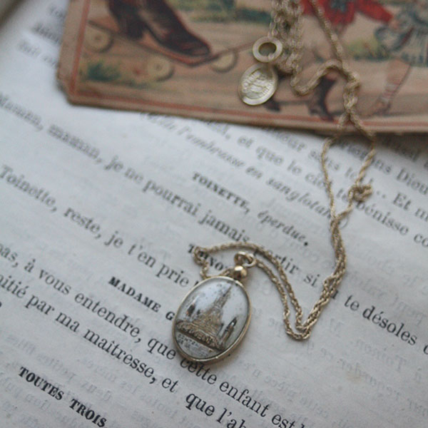 ヴィンテージメダイユネックレスのイメージ画像