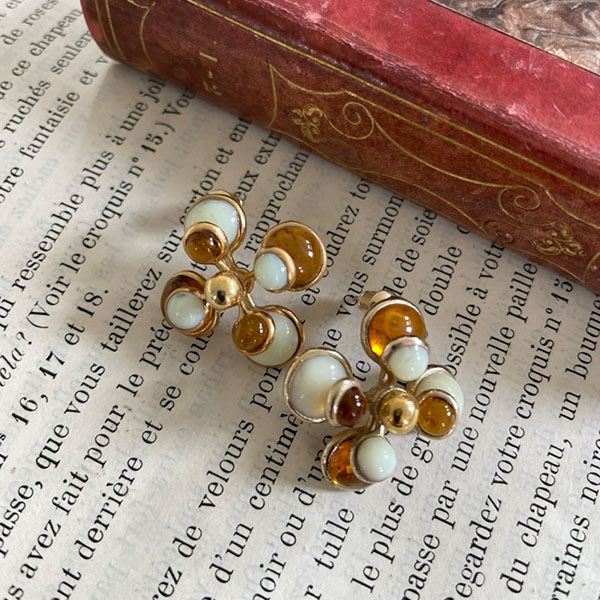 ガラスフラワーピアス【yellow/white】 イメージ画像1