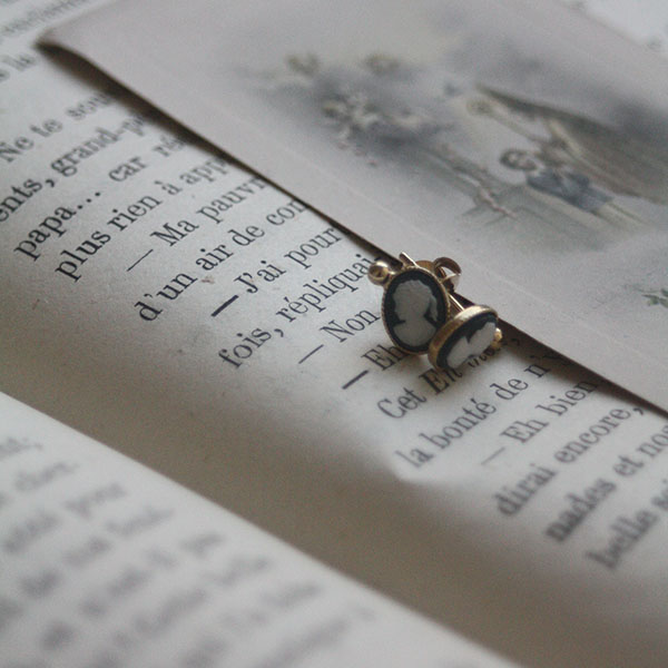 カメオピアス【navy】 イメージ画像1