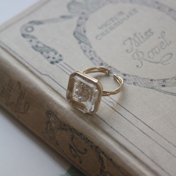 ヴィンテージガラスボタンリングBのイメージ画像