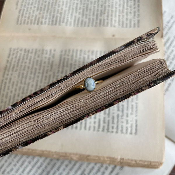 カメオリング【blue】のイメージ画像