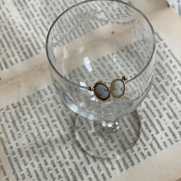 カメオピアス【white】 イメージ画像3