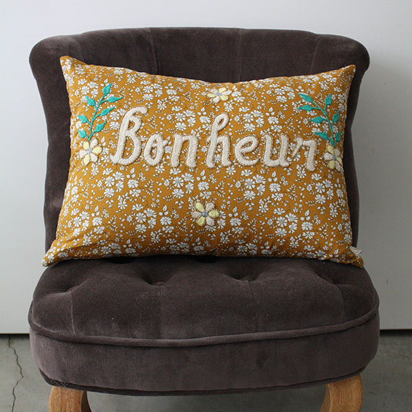 刺繍クッション【Bonheur】×リバティ イメージ画像2