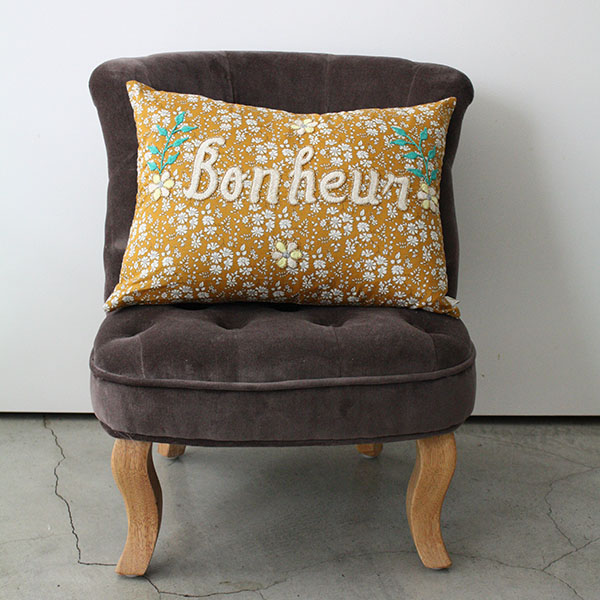 刺繍クッション【Bonheur】×リバティ イメージ画像3