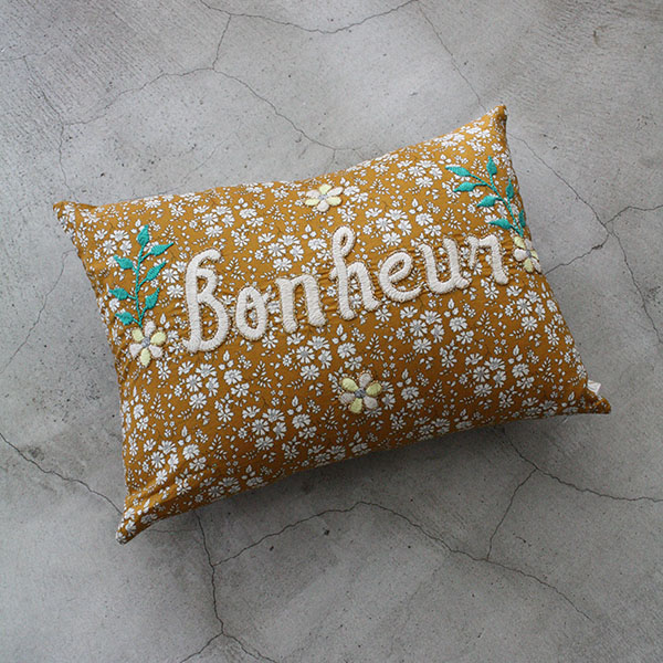 刺繍クッション【Bonheur】×リバティ イメージ画像1