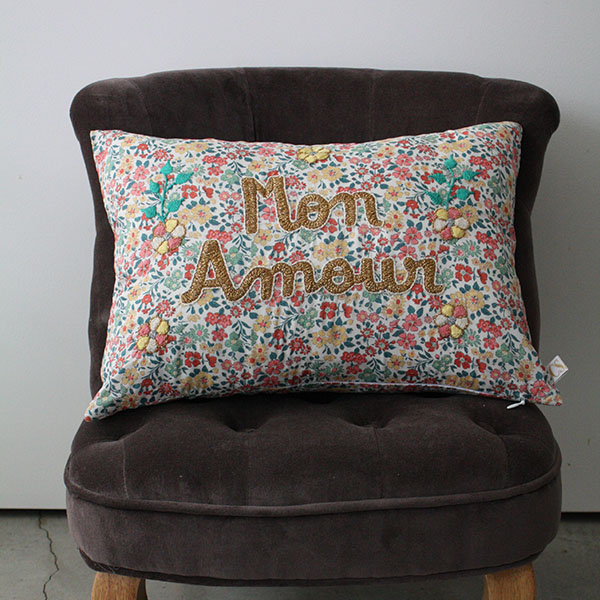 刺繍クッション【Mon Amour】×リバティ イメージ画像2