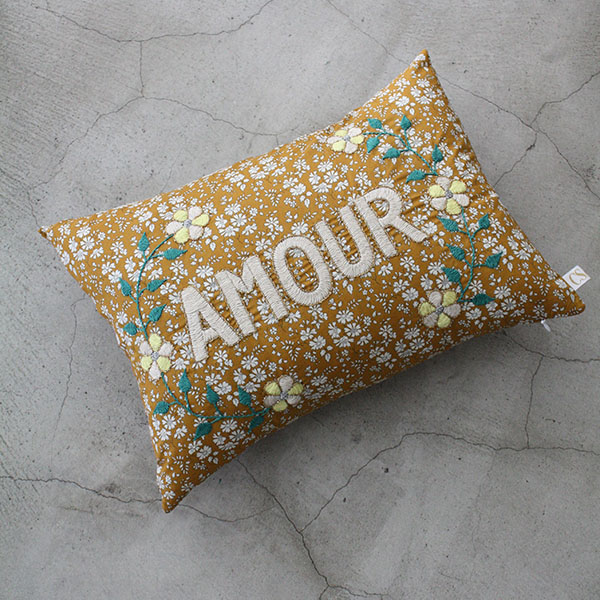 刺繍クッション【AMOUR】×リバティ イメージ画像1