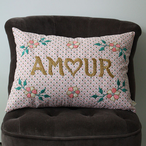 刺繍クッション【AMOUR】 イメージ画像2