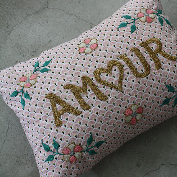 刺繍クッション【AMOUR】 イメージ画像4