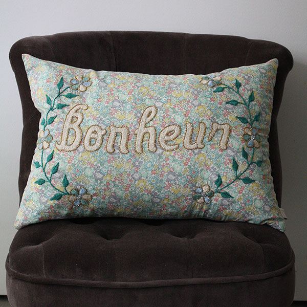 刺繍クッション【Bonheur】×リバティ イメージ画像3