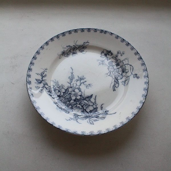 フランスアンティーク　サルグミンヌ足付皿（VEGA） イメージ画像1