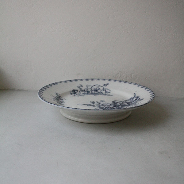 フランスアンティーク　サルグミンヌ足付皿（VEGA） イメージ画像3