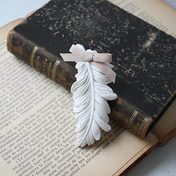 セインティッドデコ 羽【ライスパウダーの香り】