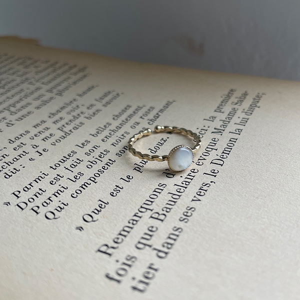 ムーンストーンリングのイメージ画像