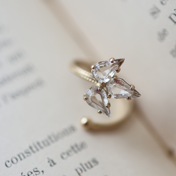 ガラスリーフオープンリングのイメージ画像